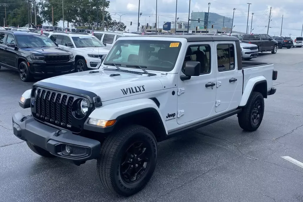 2021 Jeep Gladiator Willys photo 1
