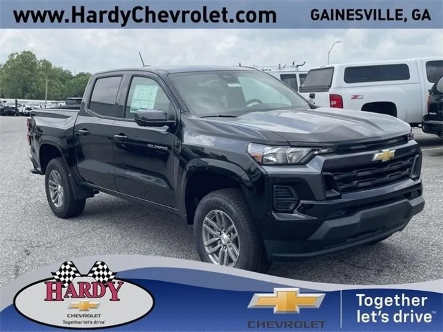 2025 Chevrolet Colorado Work Truck LT photo 1