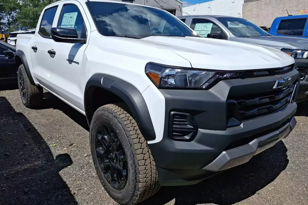 2026 Chevrolet Colorado Trail Boss photo 1