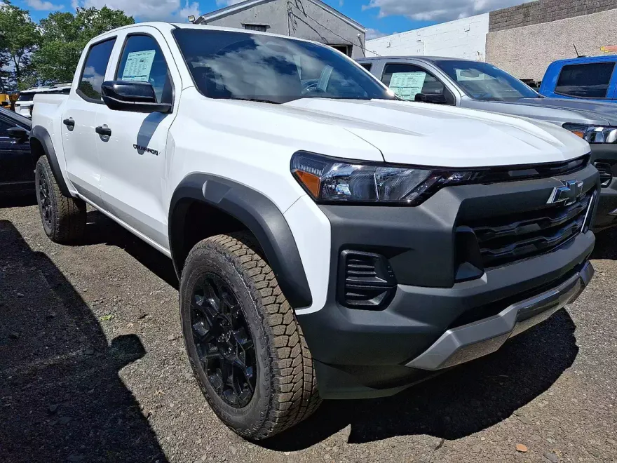 2026 Chevrolet Colorado Trail Boss photo 1