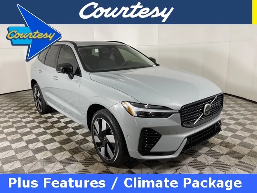 2025 Volvo XC60 T8 Plus photo 1