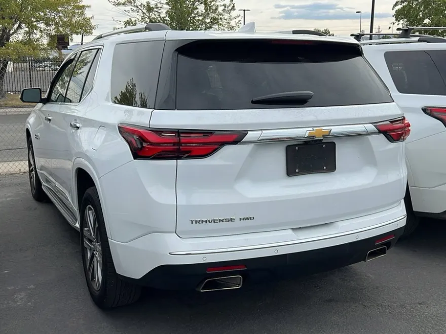 2023 Chevrolet Traverse High Country photo 1