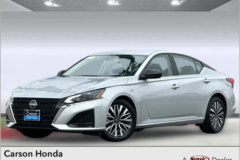 2024 Nissan Altima 2.5 SV photo 1