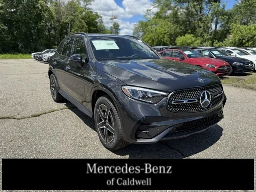 2025 Mercedes Benz GLC 300 4MATIC photo 1