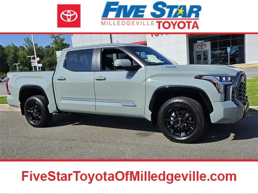 2025 Toyota Tundra Platinum CrewMax photo 1