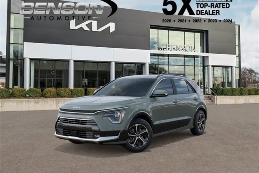 2025 Kia Niro SX photo 1