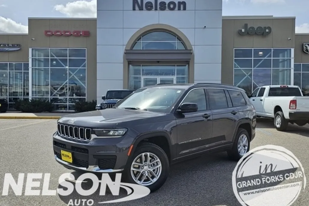 2025 Jeep Grand Cherokee Laredo photo 1