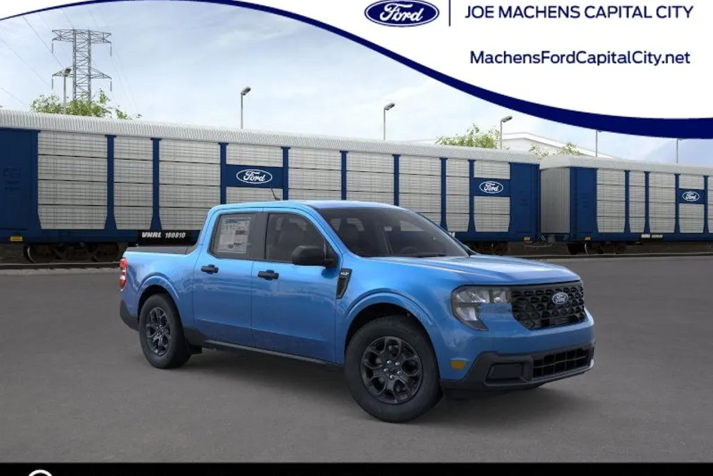 2025 Ford Maverick XLT photo 1