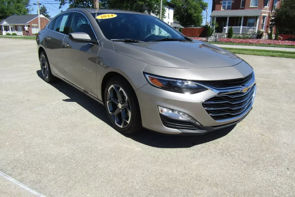 2024 Chevrolet Malibu 1LT photo 1