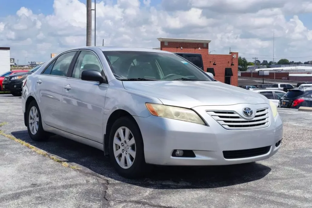 2007 Toyota Camry LE photo 1