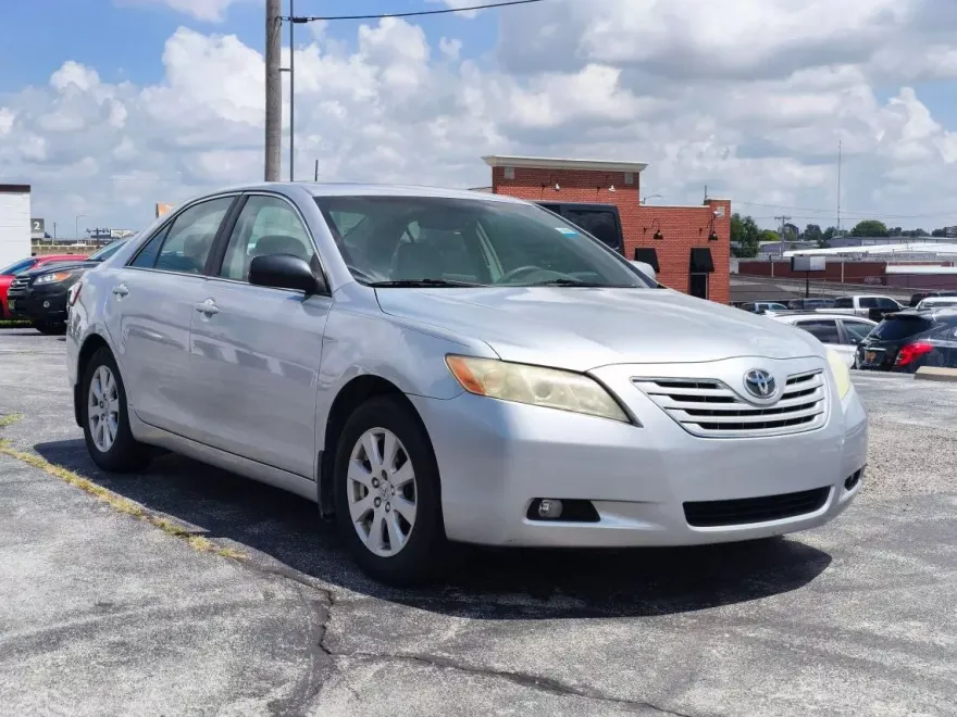 2007 Toyota Camry LE photo 1