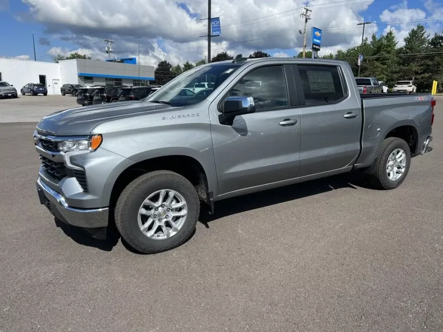 2026 Chevrolet Silverado 1500 LT photo 1