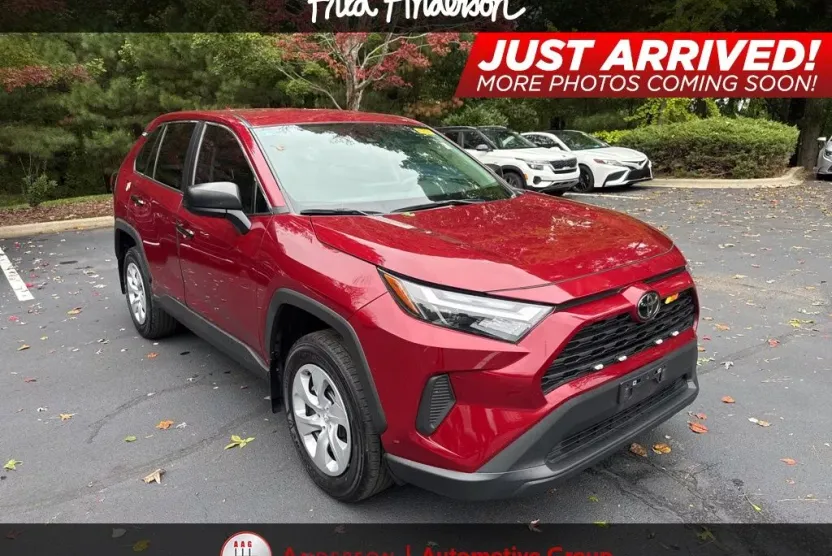 2024 Toyota RAV4 LE photo 1