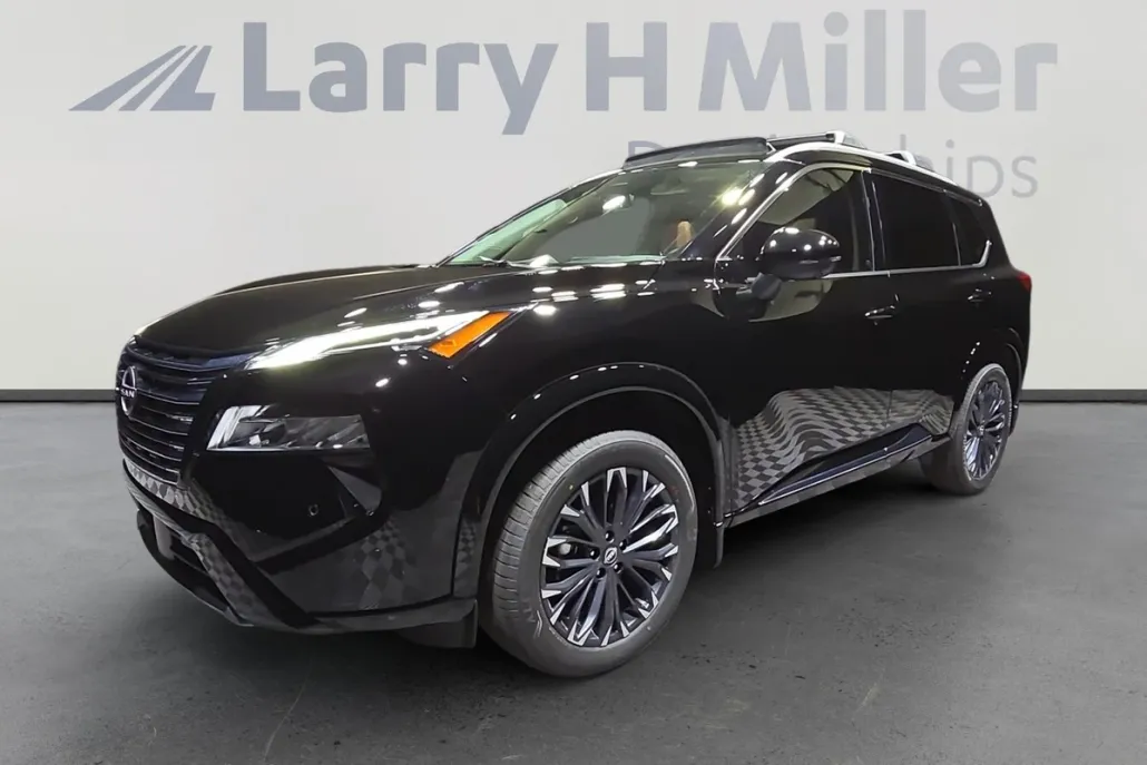 2025 Nissan Rogue Platinum photo 1