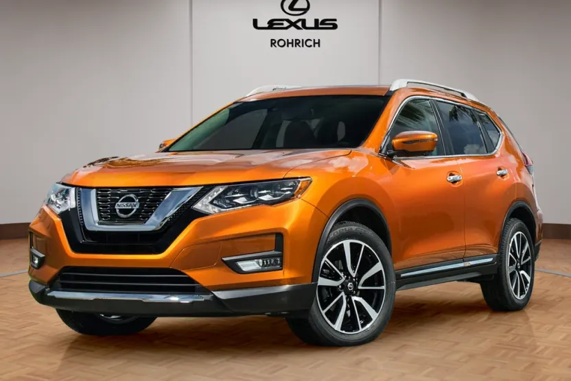 2017 Nissan Rogue SL photo 1