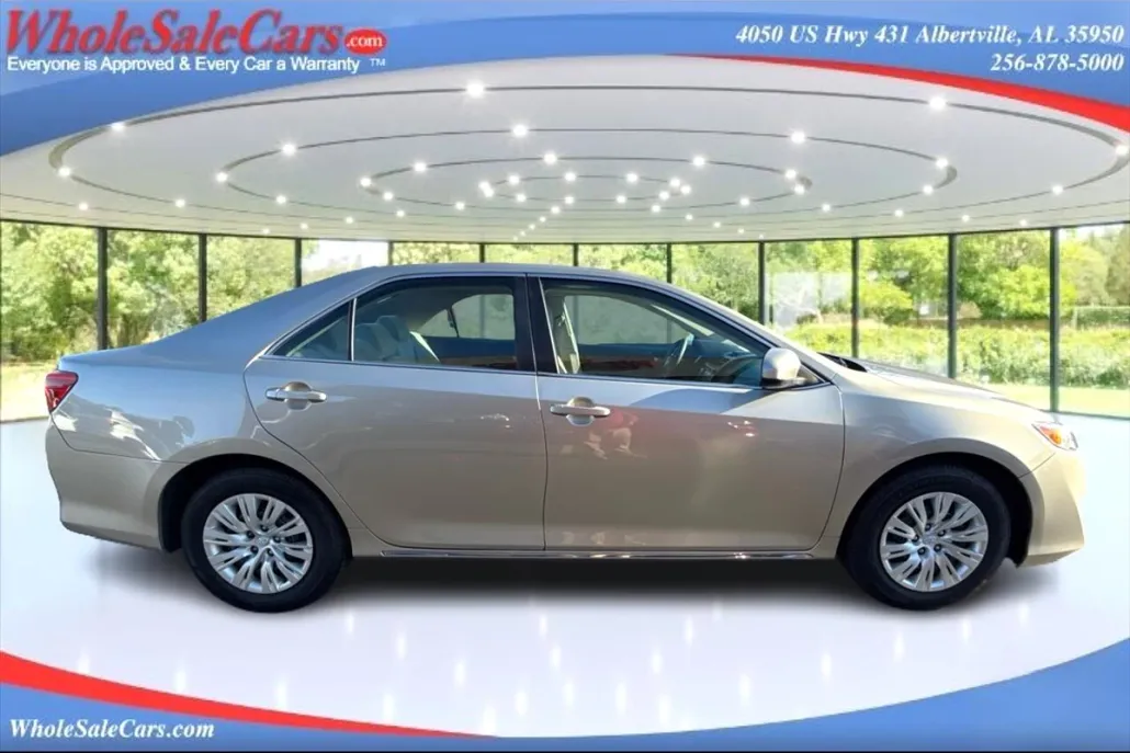 2013 Toyota Camry XLE photo 1