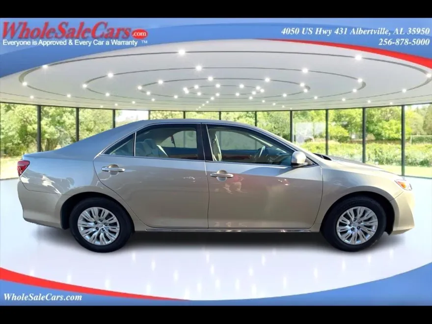 2013 Toyota Camry XLE photo 1