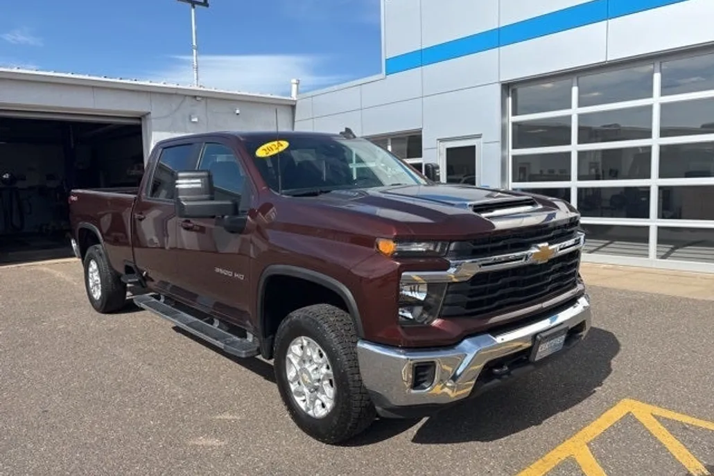 2024 Chevrolet Silverado 3500HD LT photo 1