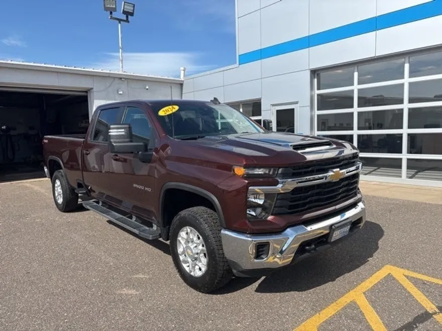 2024 Chevrolet Silverado 3500HD LT photo 1