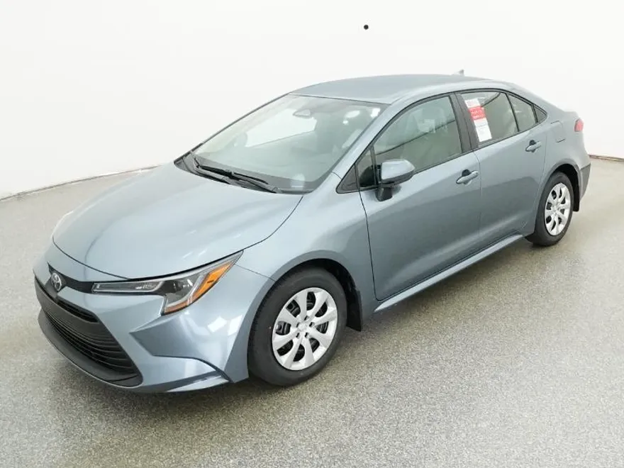2025 Toyota Corolla LE photo 1