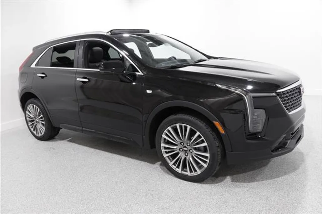 2024 Cadillac XT4 Premium Luxury photo 1