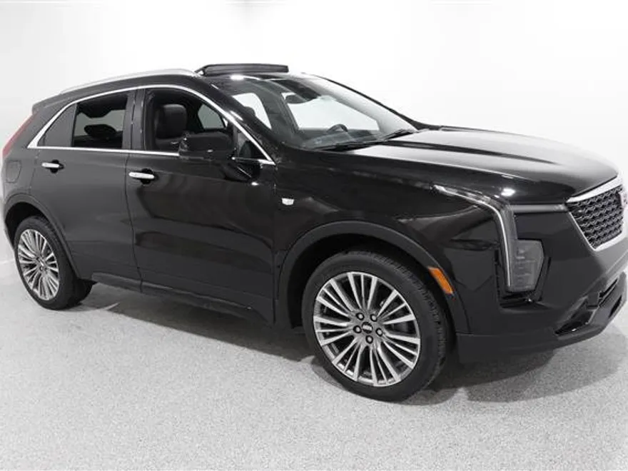 2024 Cadillac XT4 Premium Luxury photo 1