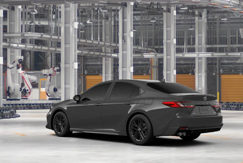 2025 Toyota Camry SE photo 1