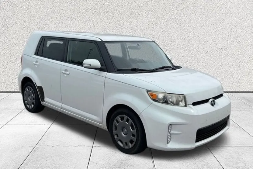 2014 Scion xB Base photo 1
