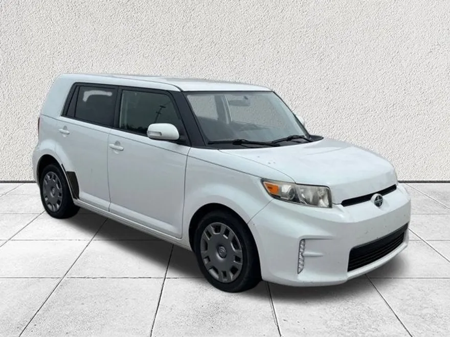 2014 Scion xB Base photo 1
