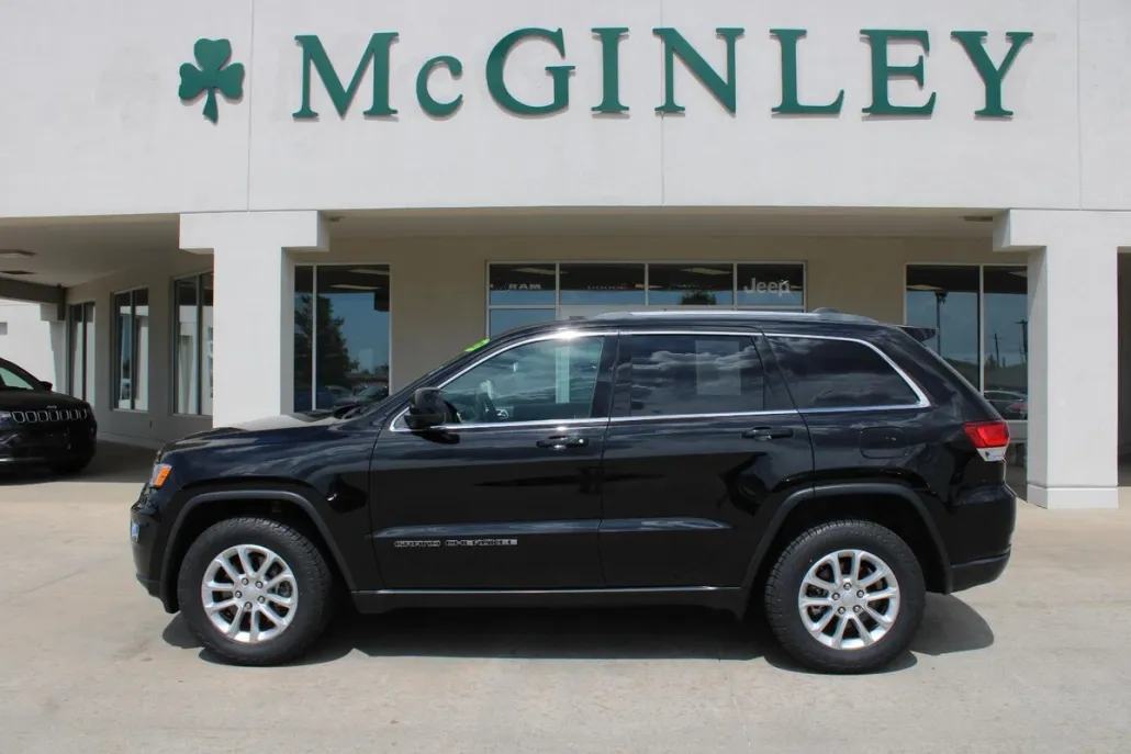 2021 Jeep Grand Cherokee Laredo photo 1