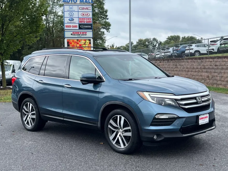 2016 Honda Pilot Touring photo 1