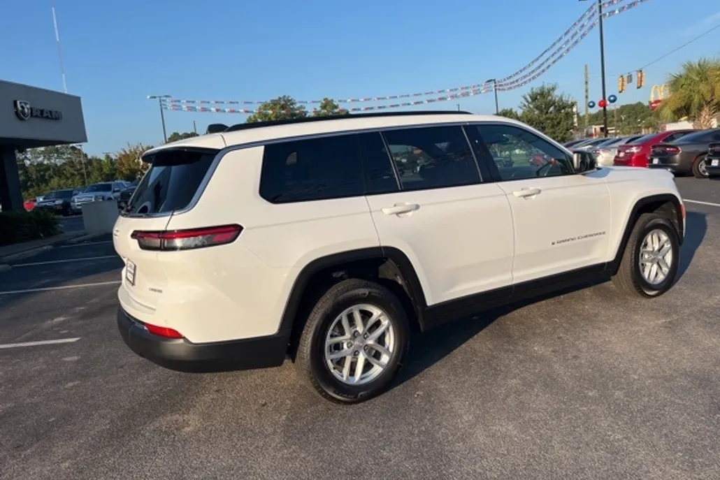 2025 Jeep Grand Cherokee Laredo X photo 1