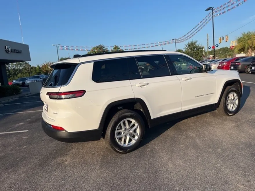 2025 Jeep Grand Cherokee Laredo X photo 1