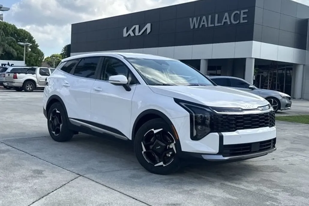 2026 Kia Sportage EX photo 1