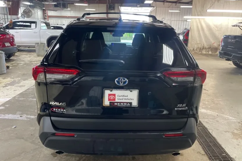 2023 Toyota RAV4 Hybrid XLE Premium photo 1