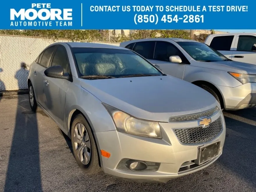 2013 Chevrolet Cruze LS photo 1