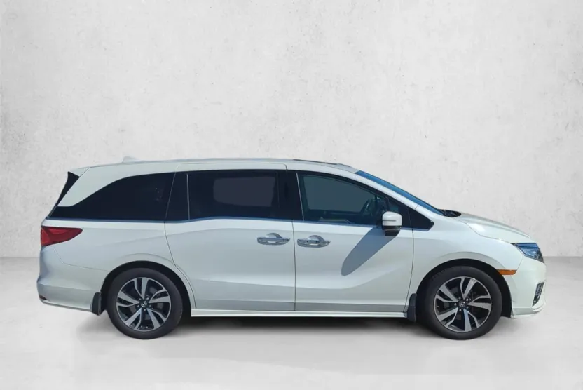 2018 Honda Odyssey Elite photo 1