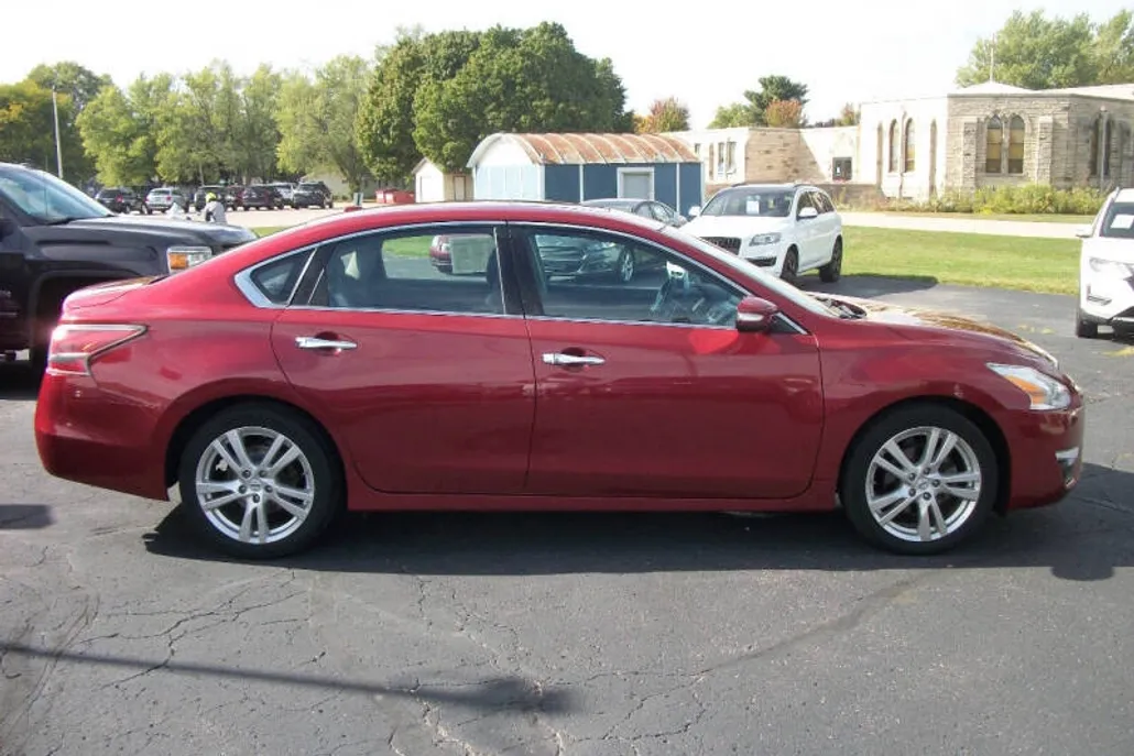 2015 Nissan Altima 3.5 SV photo 1