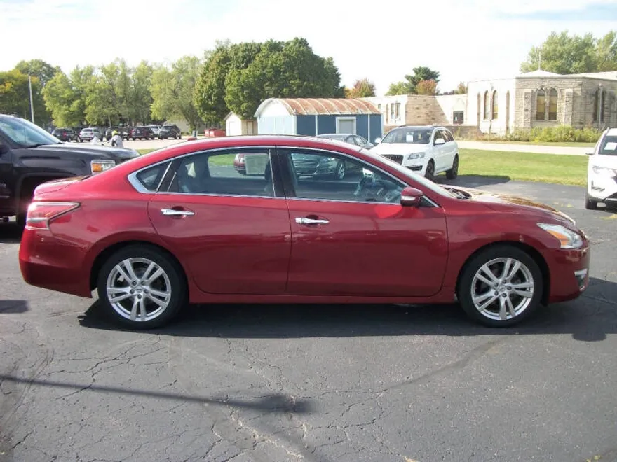 2015 Nissan Altima 3.5 SV photo 1