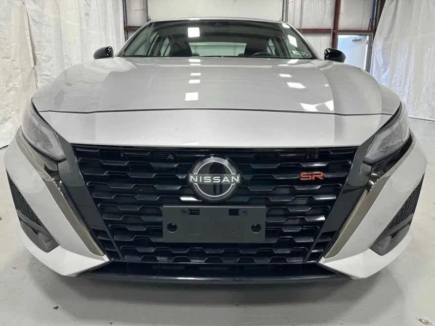 2024 Nissan Altima 2.5 SR photo 1