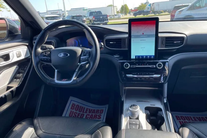2022 Ford Explorer ST photo 1