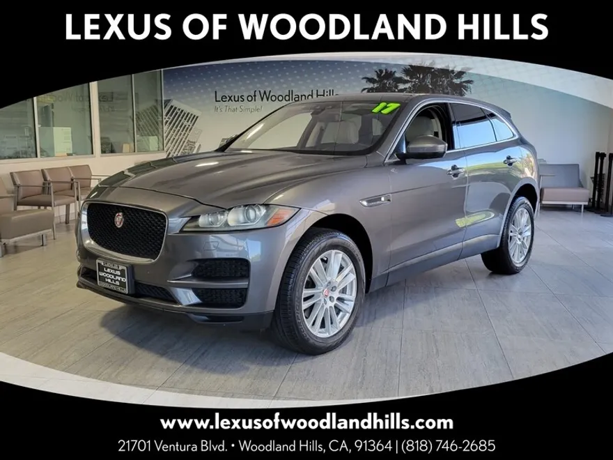 2017 Jaguar F-PACE Prestige photo 1