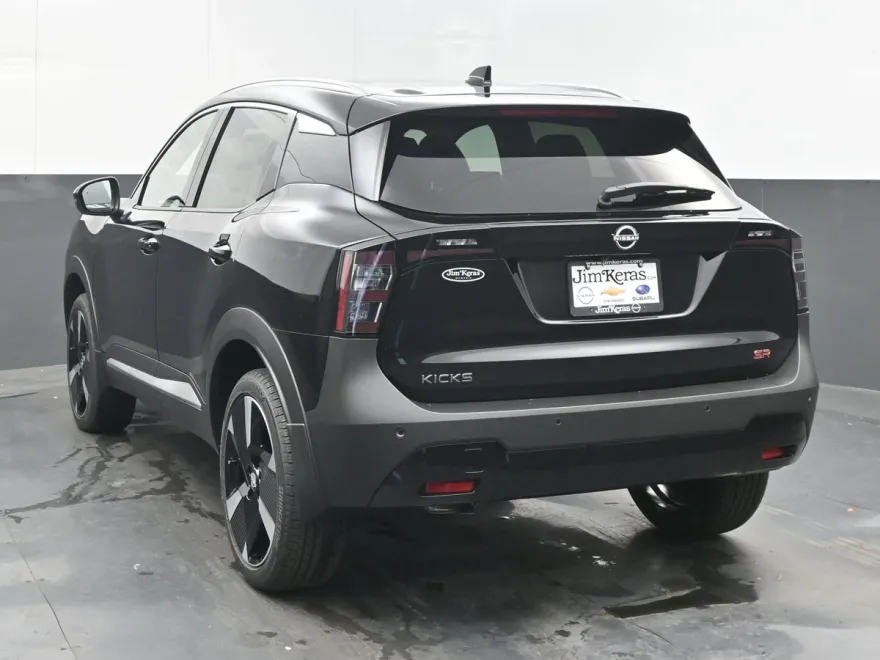 2026 Nissan Kicks SR photo 1