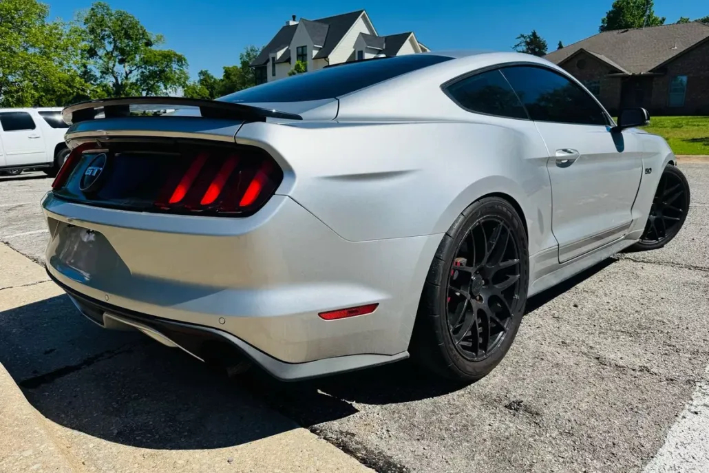 2016 Ford Mustang GT Premium photo 1