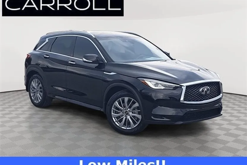 2023 Infiniti QX50 Luxe photo 1