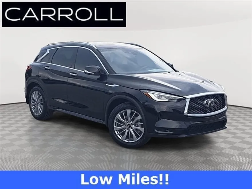 2023 Infiniti QX50 Luxe photo 1