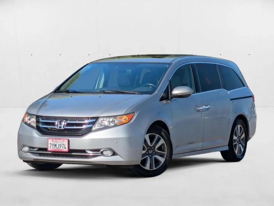 2017 Honda Odyssey Touring photo 1