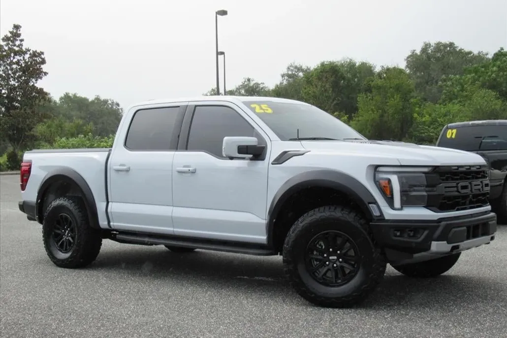 2025 Ford F-150 Raptor photo 1
