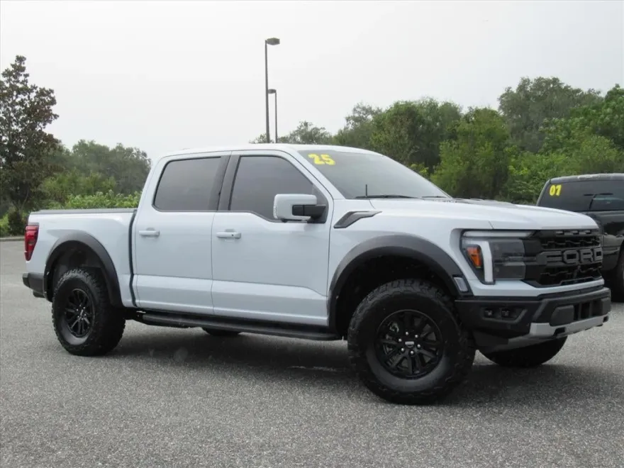2025 Ford F-150 Raptor photo 1