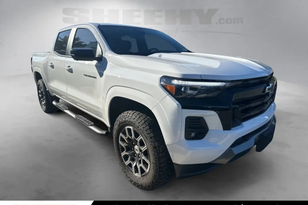 2024 Chevrolet Colorado Z71 photo 1